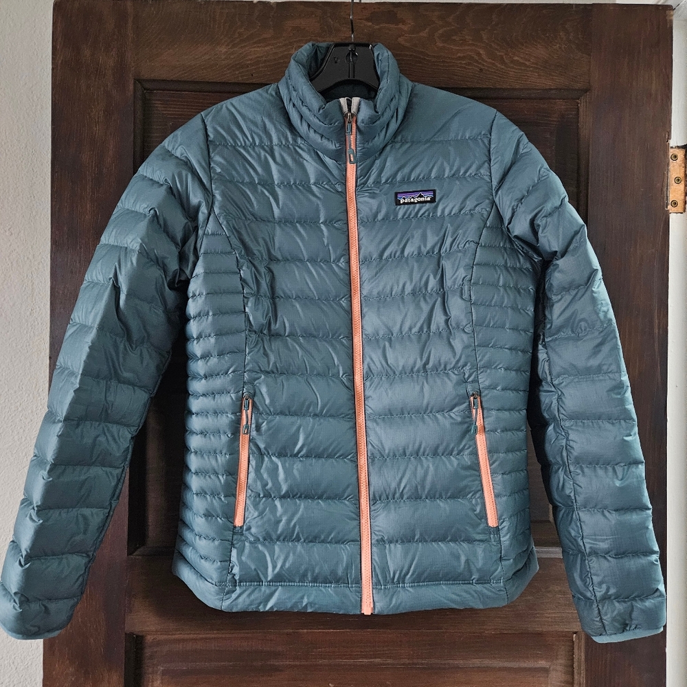 Patagonia women's size small puff jacket